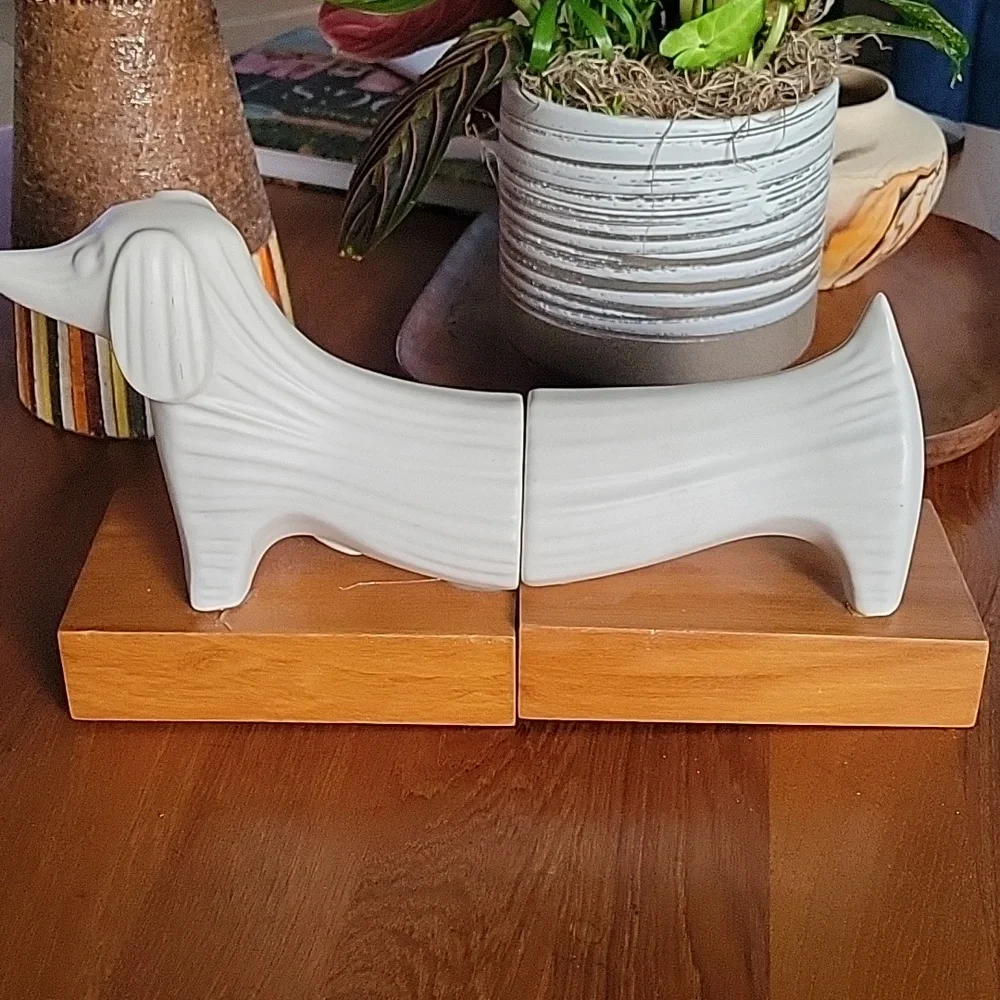 JONATHAN ADLER RARE White Ceramic Dachshund Dog Bookends on Wood Bases